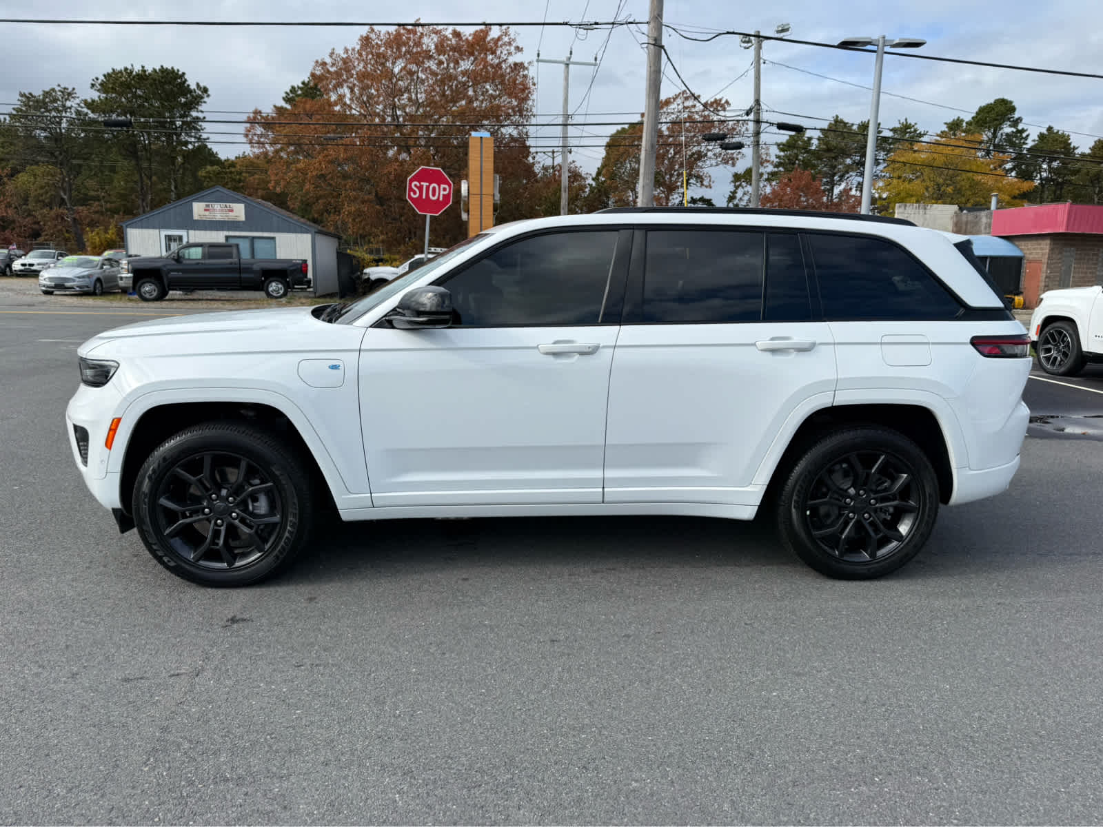 2024 Jeep Cherokee Limited 4xe photo 4