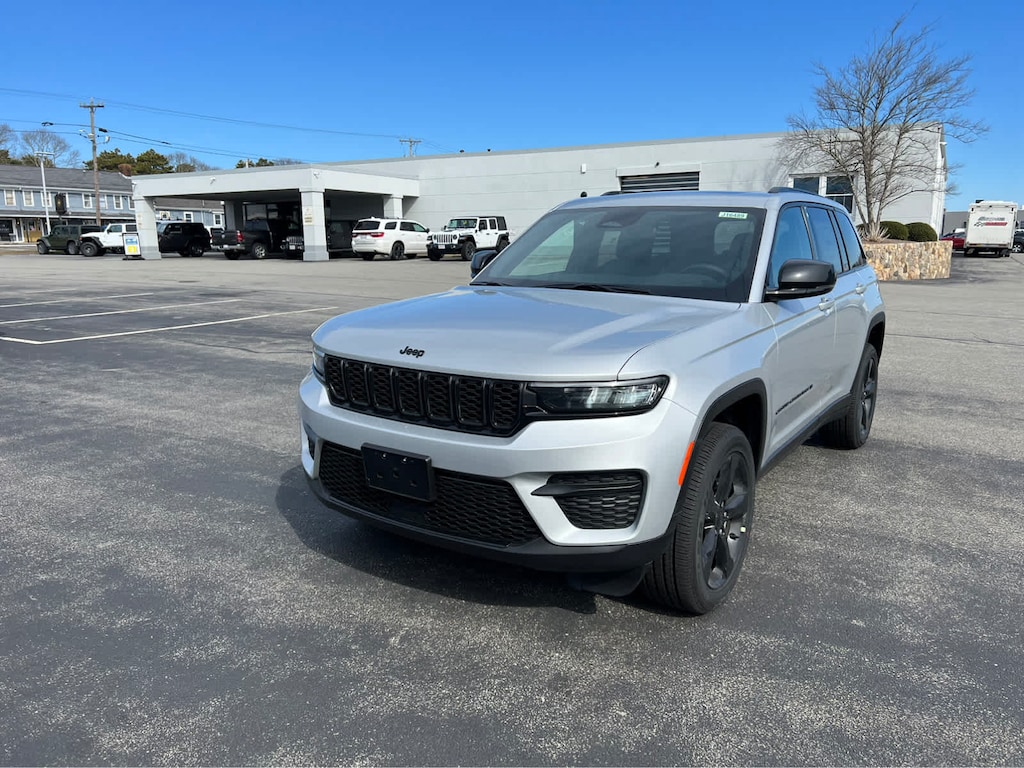 New 2024 Jeep Grand Cherokee ALTITUDE 4X4 for Sale Hyannis, MA