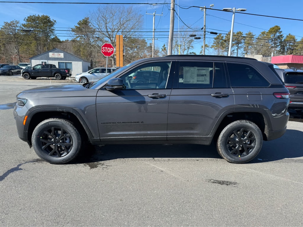 New 2026 Jeep Grand Cherokee LAREDO ALTITUDE 4X4 Sport Utility