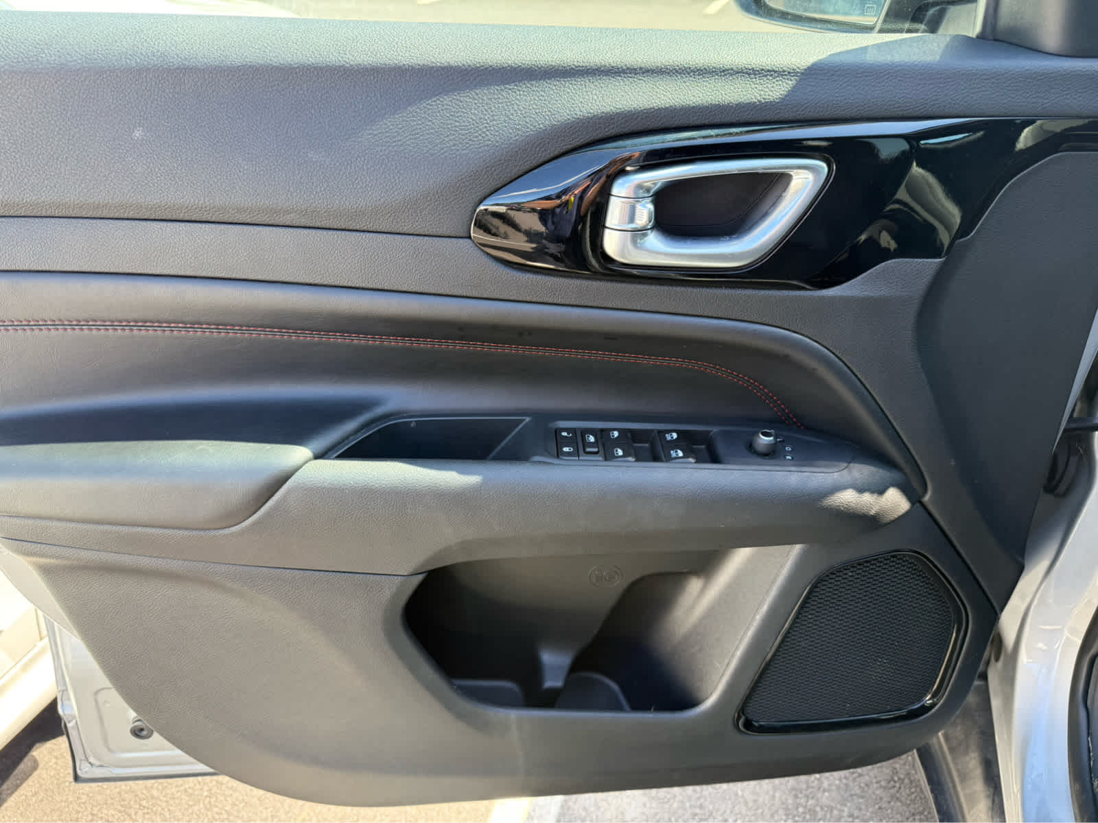 2024 Jeep Compass Trailhawk photo 4