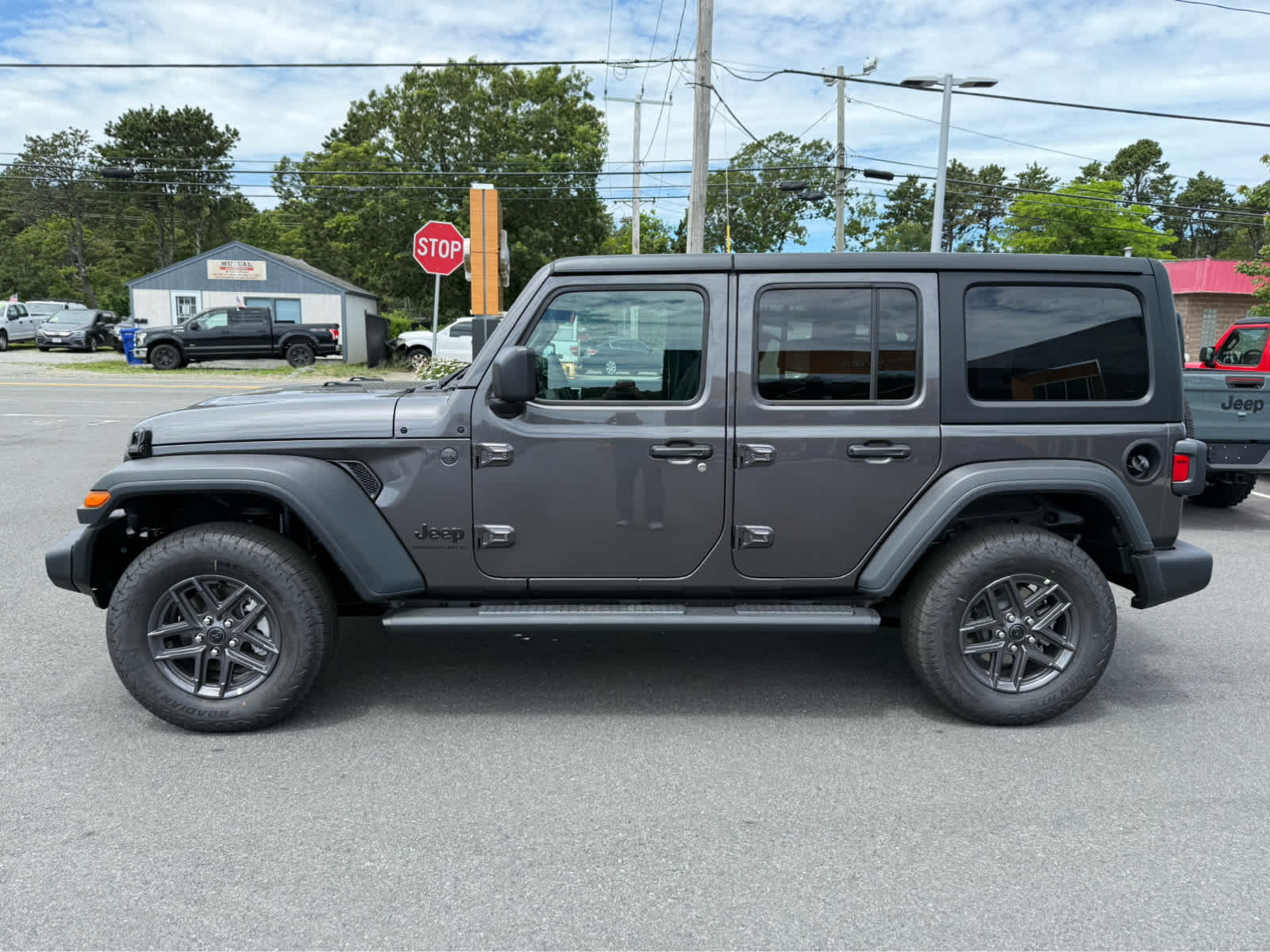 2025 Jeep Wrangler Sport S photo 4