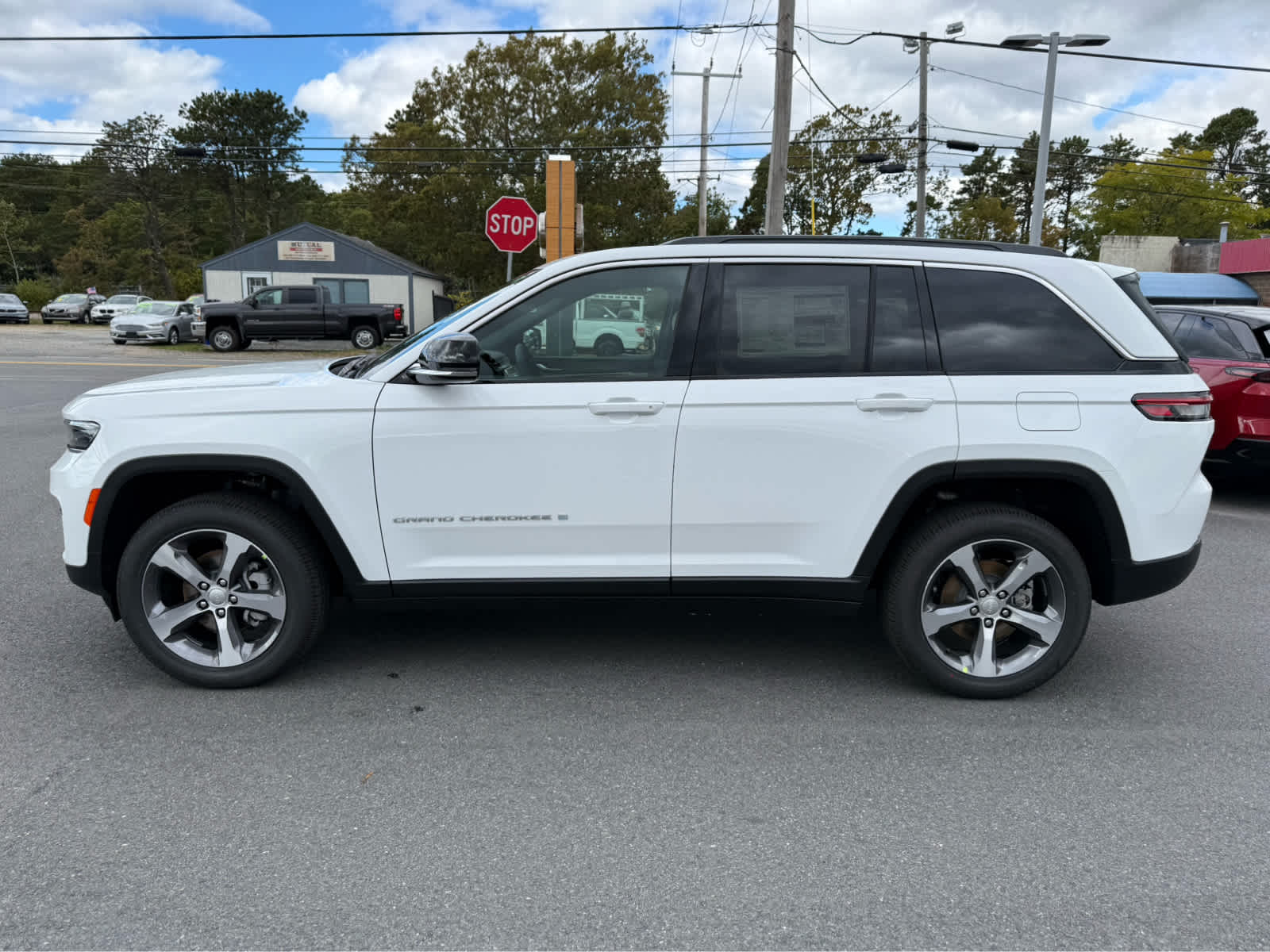 2025 Jeep Grand Cherokee Limited photo 4