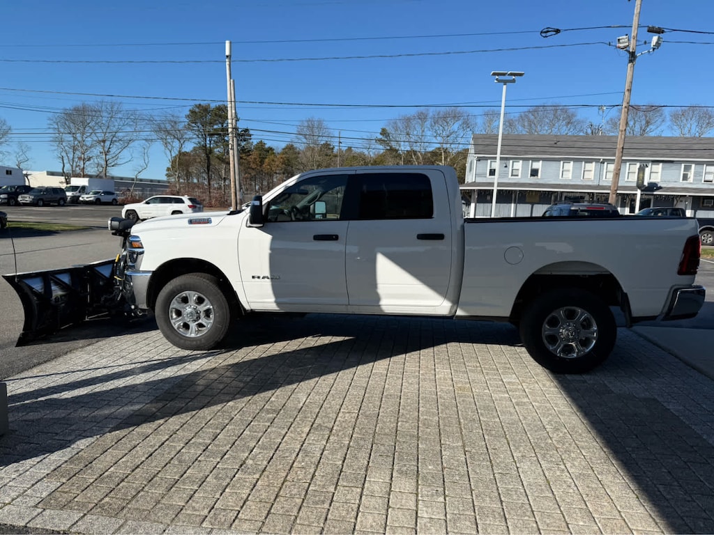 New 2026 Ram 3500 BIG HORN CREW CAB 4X4 6'4 BOX Pickup