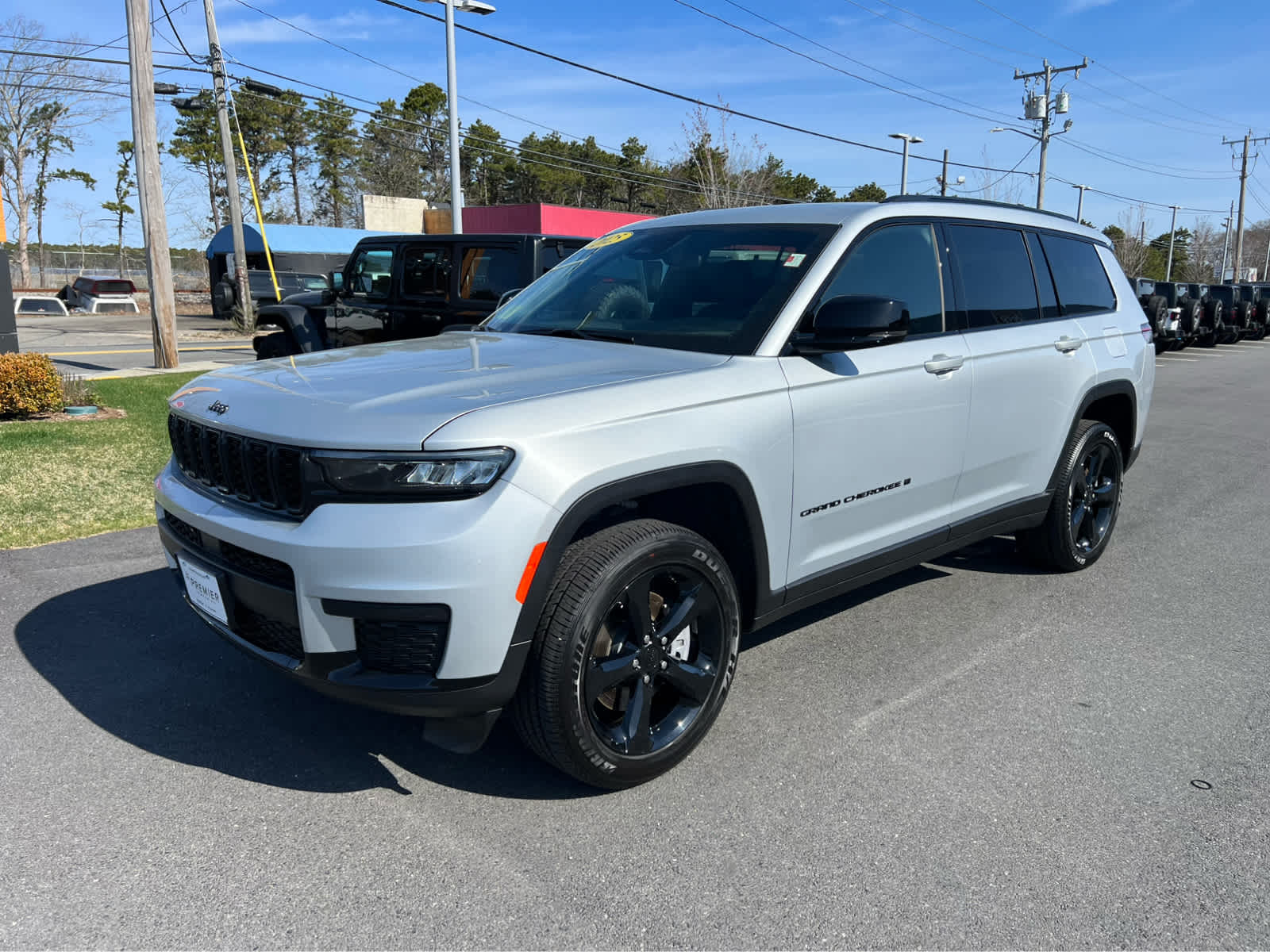 2025 Jeep Grand Cherokee Altitude X photo 3