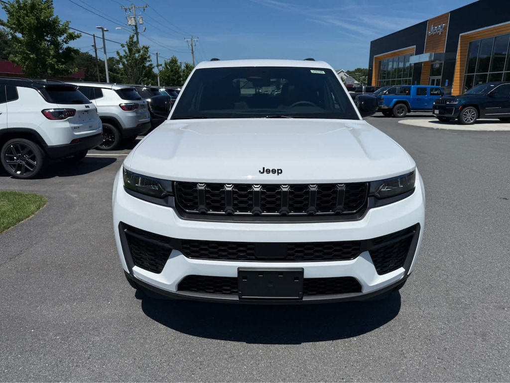 New 2026 Jeep Grand Cherokee LAREDO ALTITUDE 4X4 Sport Utility