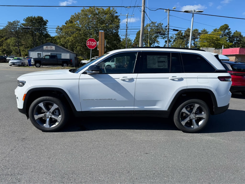 New 2025 Jeep Grand Cherokee LIMITED 4X4 Sport Utility