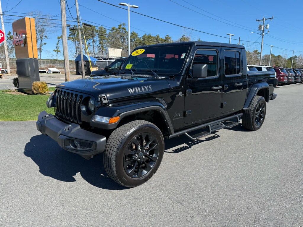 Used 2022 Jeep Gladiator Willys 4x4 Truck Crew Cab