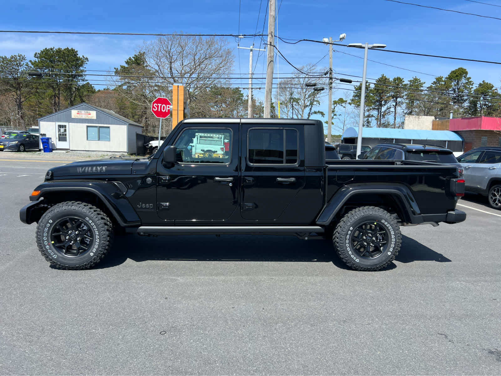 2025 Jeep Gladiator Willys photo 4