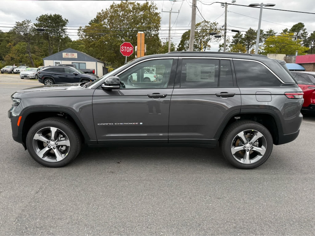 New 2025 Jeep Grand Cherokee LIMITED 4X4 Sport Utility