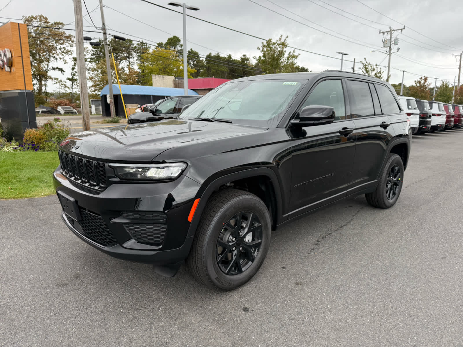2025 Jeep Grand Cherokee Altitude photo 3