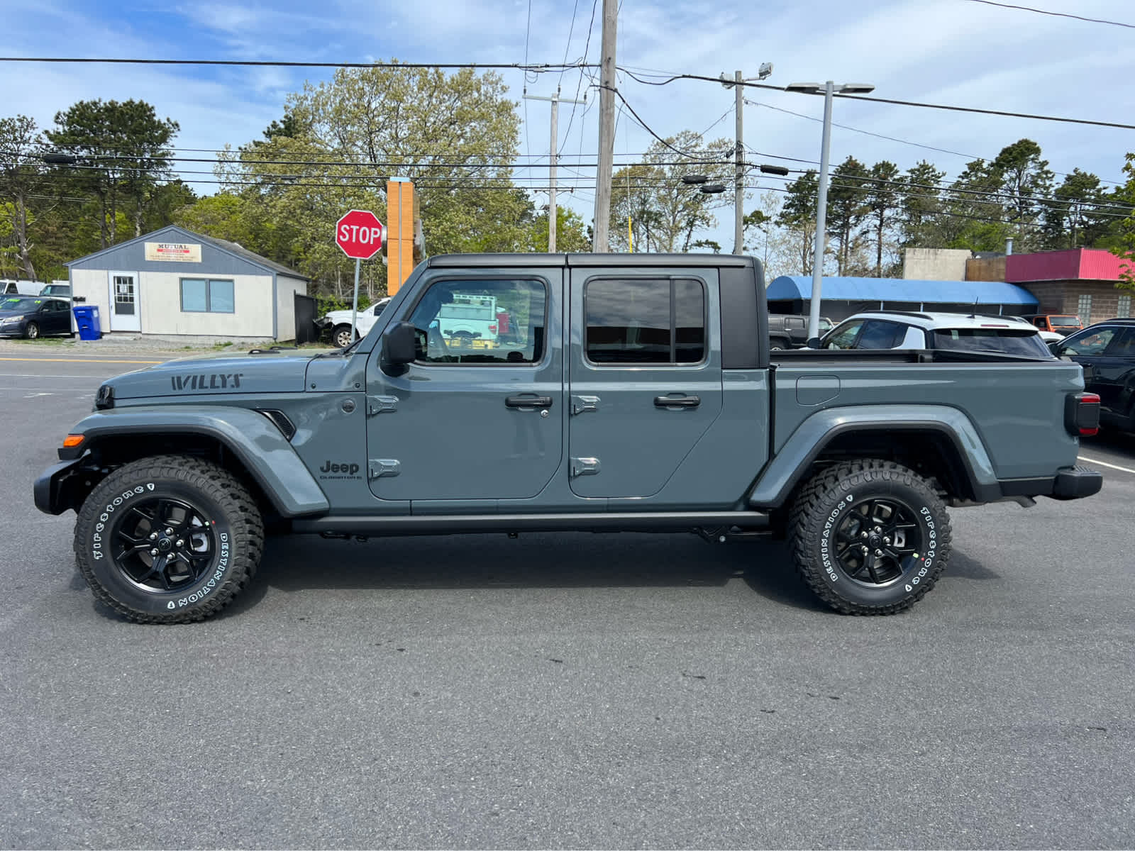 2025 Jeep Gladiator Willys photo 4