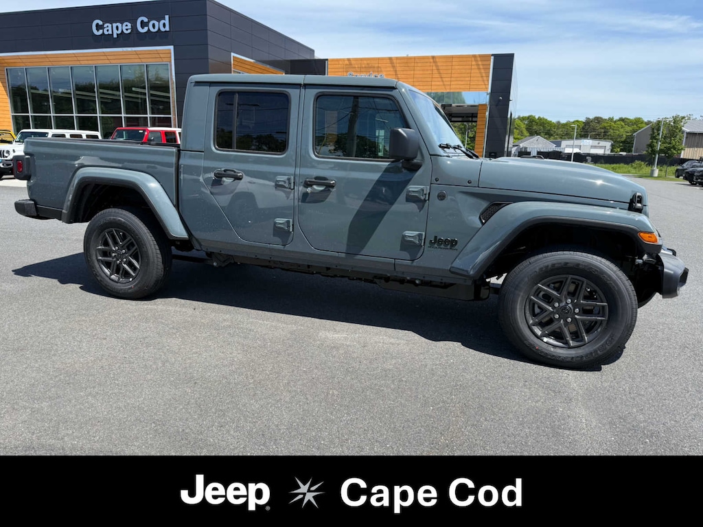 New 2026 Jeep Gladiator SPORT S 4X4 Pickup