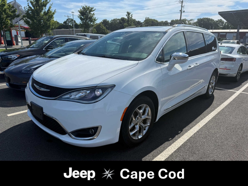 Used 2018 Chrysler Pacifica Limited Van