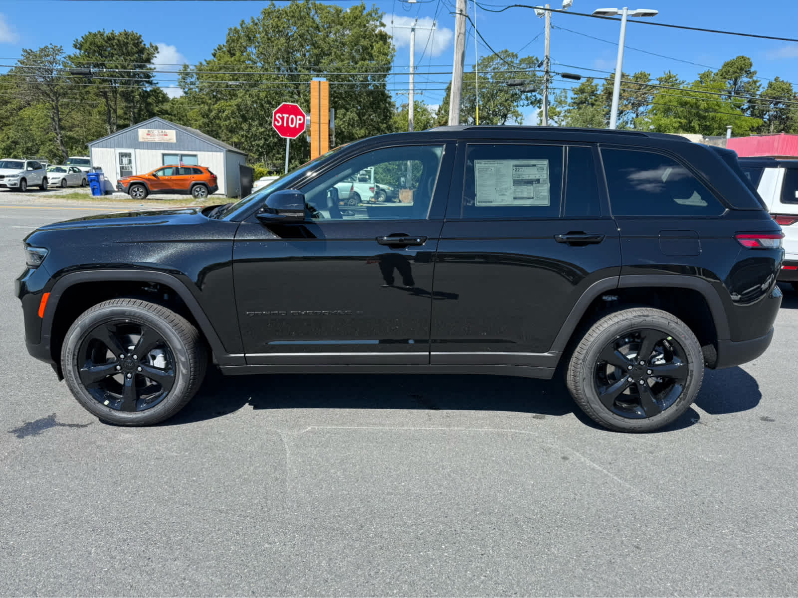 2025 Jeep Grand Cherokee Limited photo 2