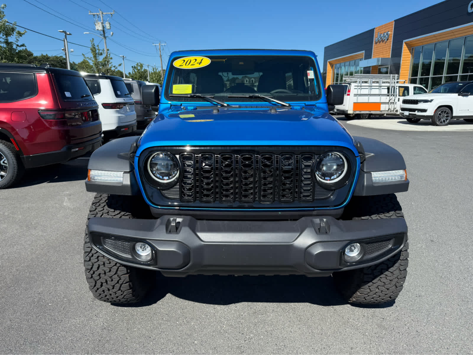 2024 Jeep Wrangler Willys photo 2