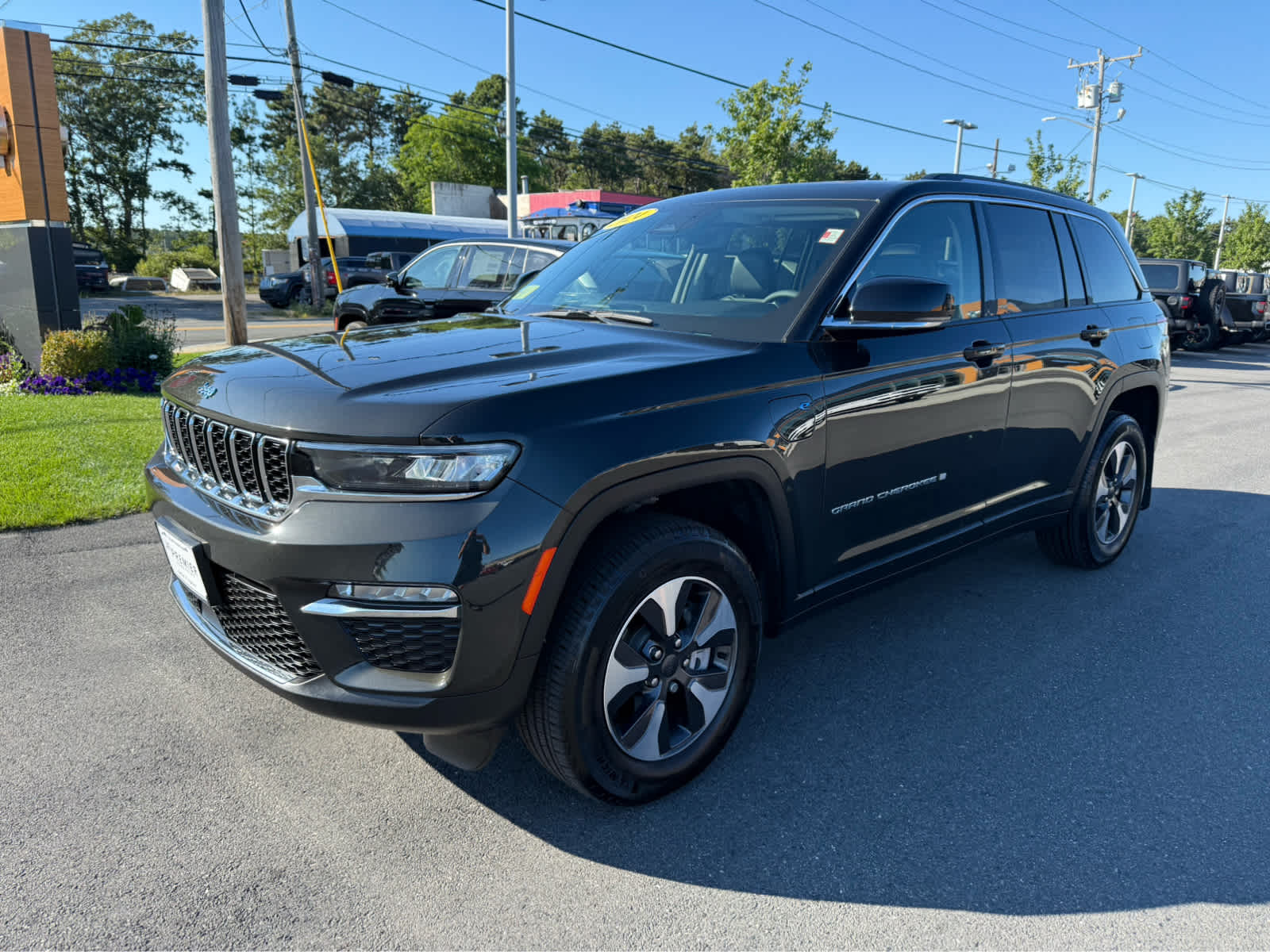 2024 Jeep Cherokee Limited 4xe photo 3