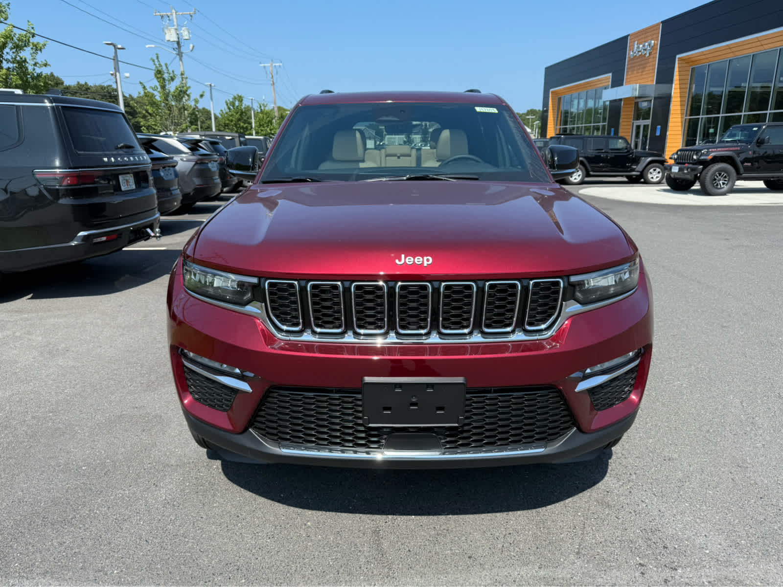 2025 Jeep Grand Cherokee Limited photo 2