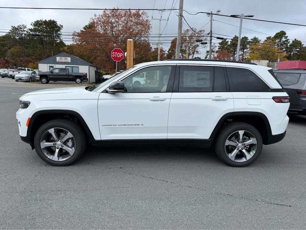 New 2025 Jeep Grand Cherokee LIMITED 4X4 Sport Utility