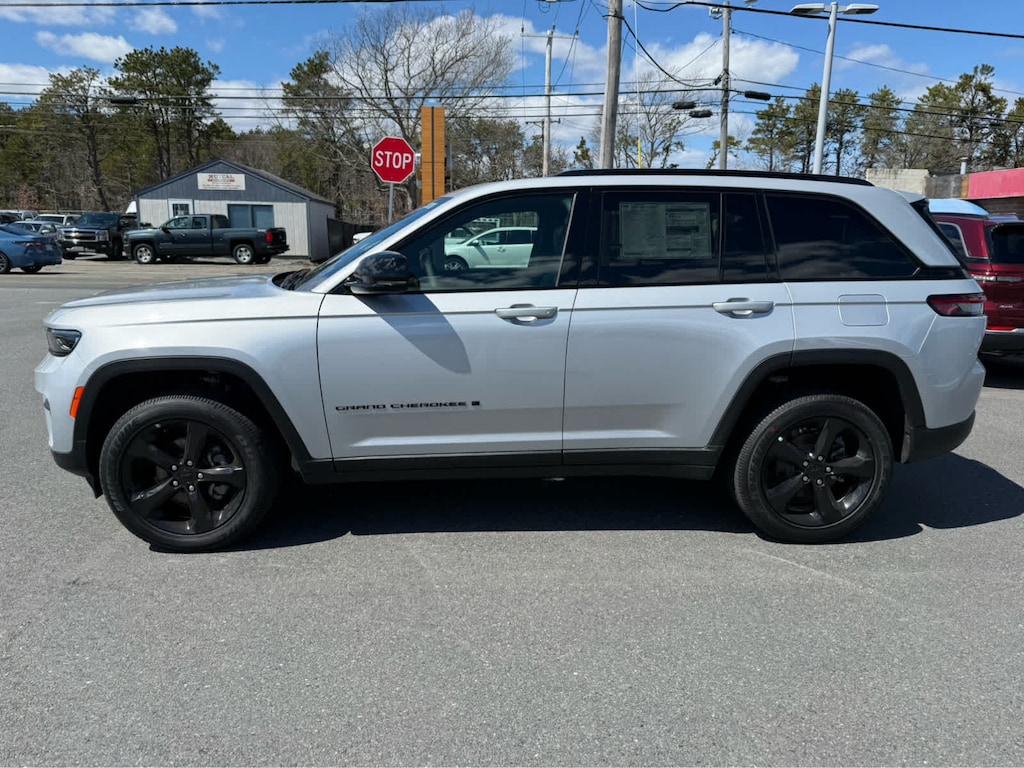 New 2025 Jeep Grand Cherokee ALTITUDE X 4X4 Sport Utility
