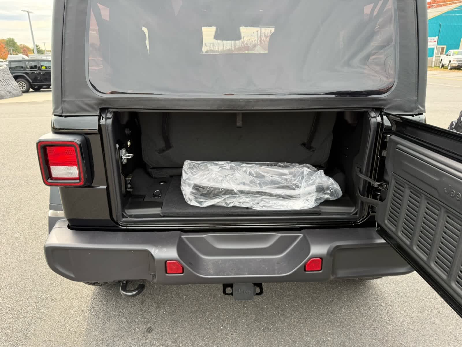 2026 Jeep Wrangler 2-Door Willys - Photo 9