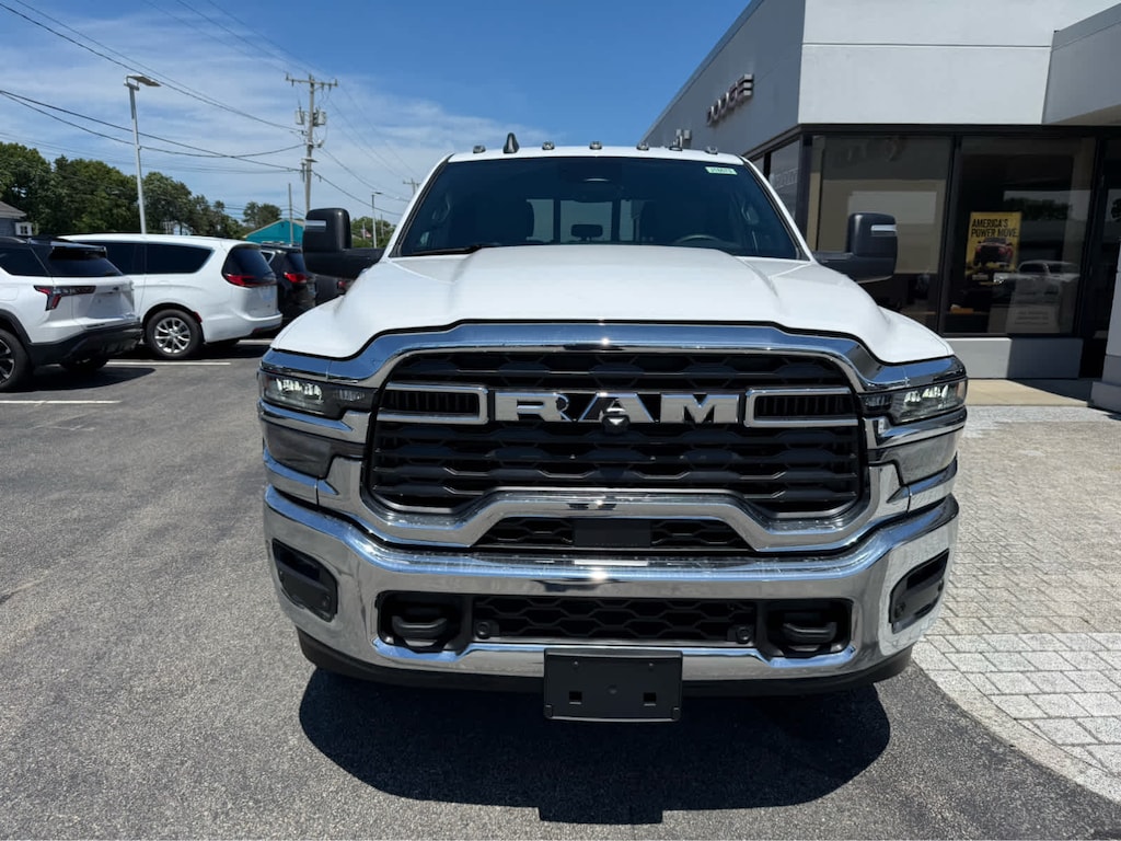 New 2026 Ram 3500 TRADESMAN CREW CAB 4X4 6'4 BOX Pickup