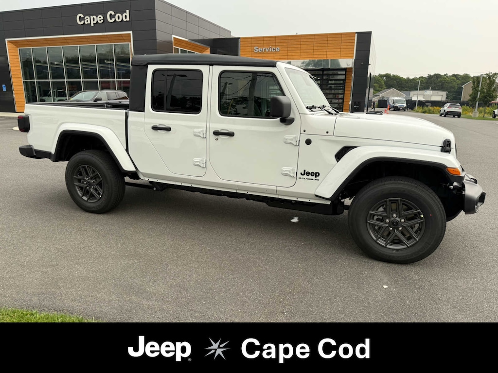 New 2026 Jeep Gladiator SPORT S 4X4 Pickup
