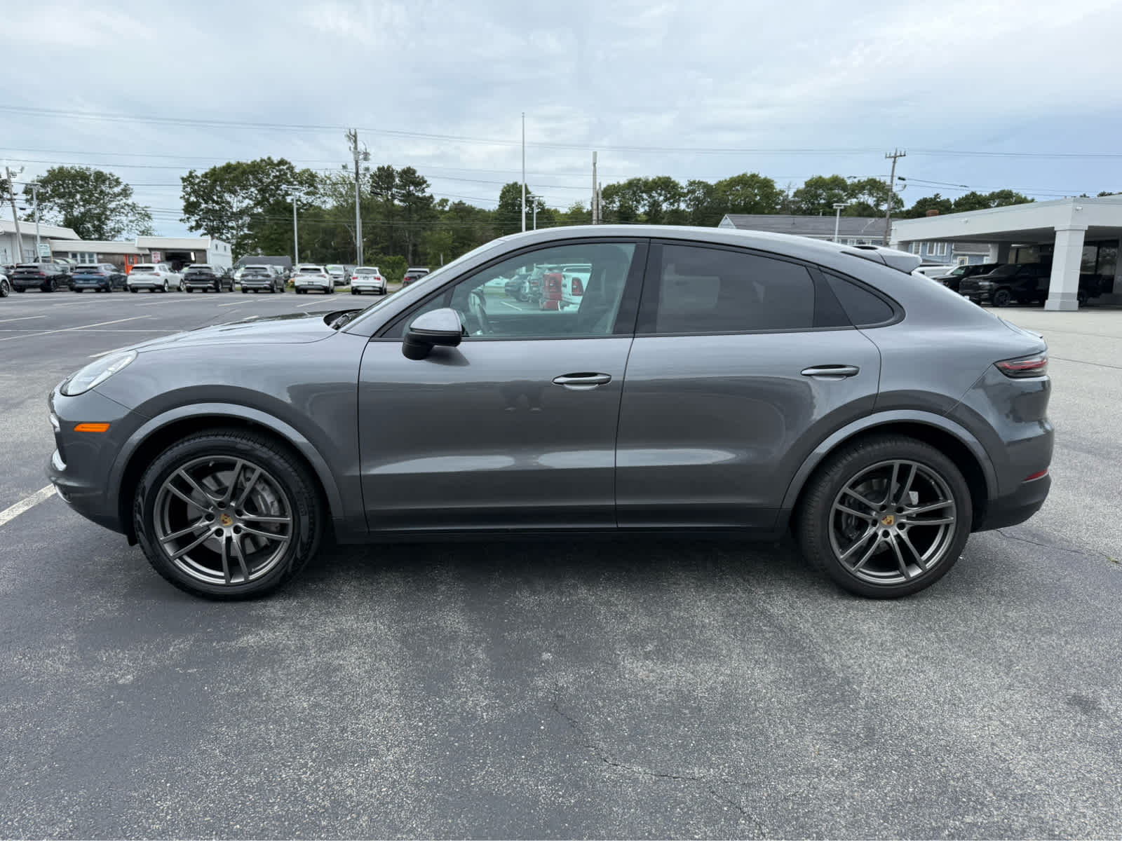 2021 Porsche Cayenne Coupe photo 3