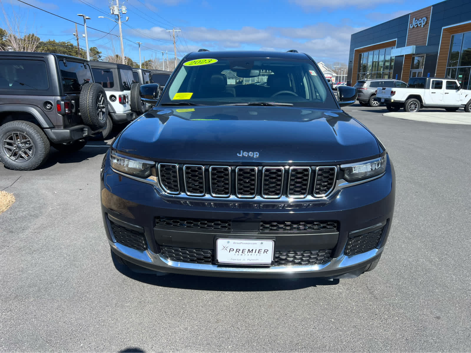 2023 Jeep Grand Cherokee L photo 2