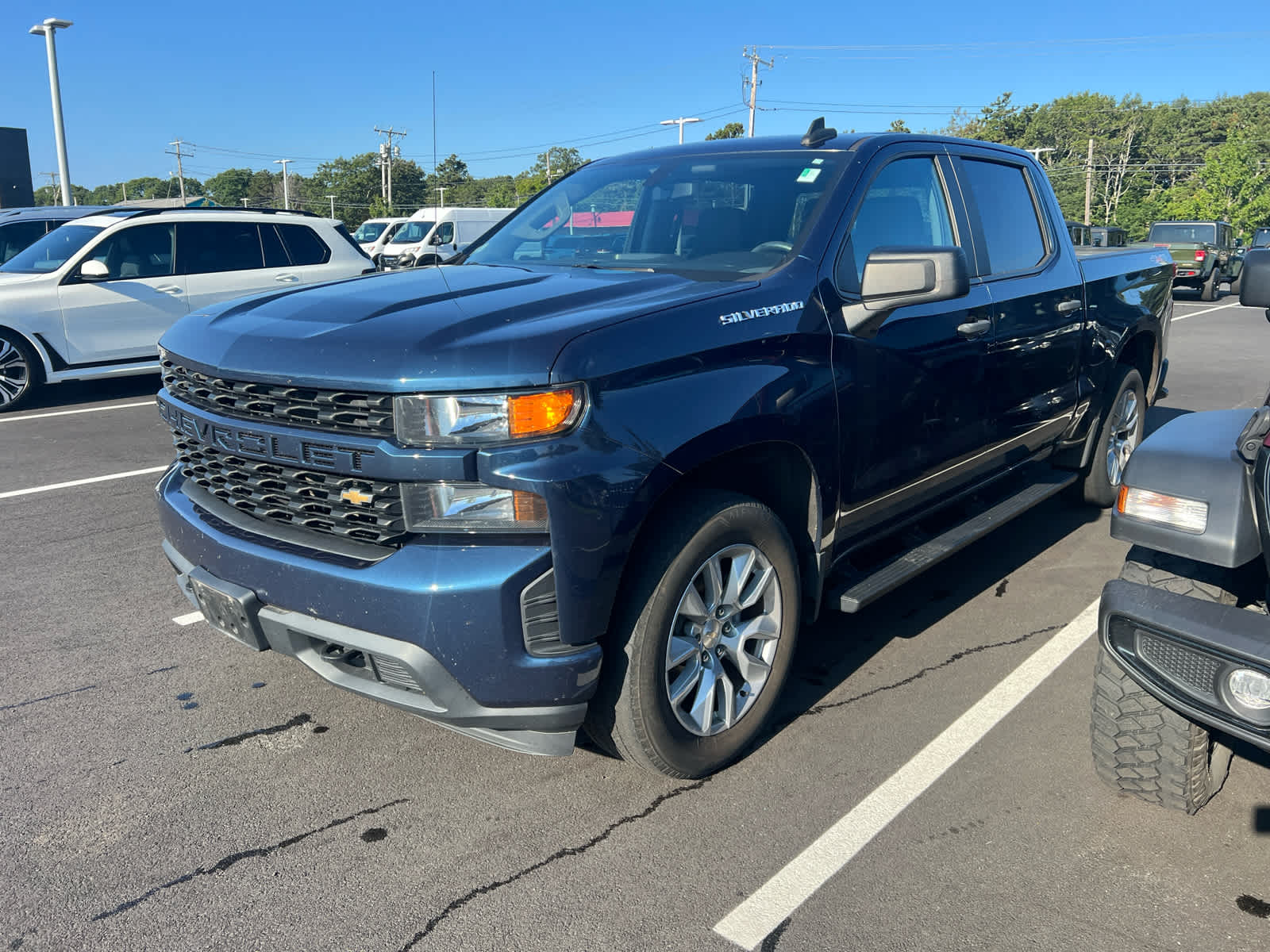 2019 Chevrolet Silverado 1500 Custom photo 2