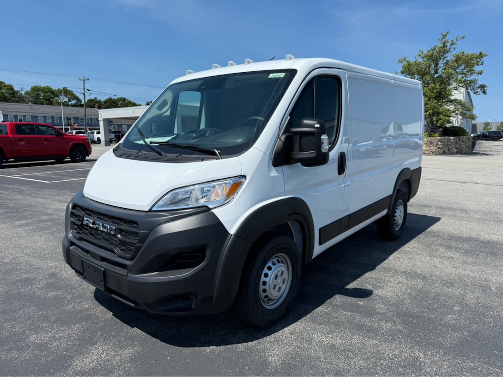 New 2025 Ram ProMaster PROMASTER 1500 TRADESMAN CARGO VAN LOW ROOF 118' W Cargo Van
