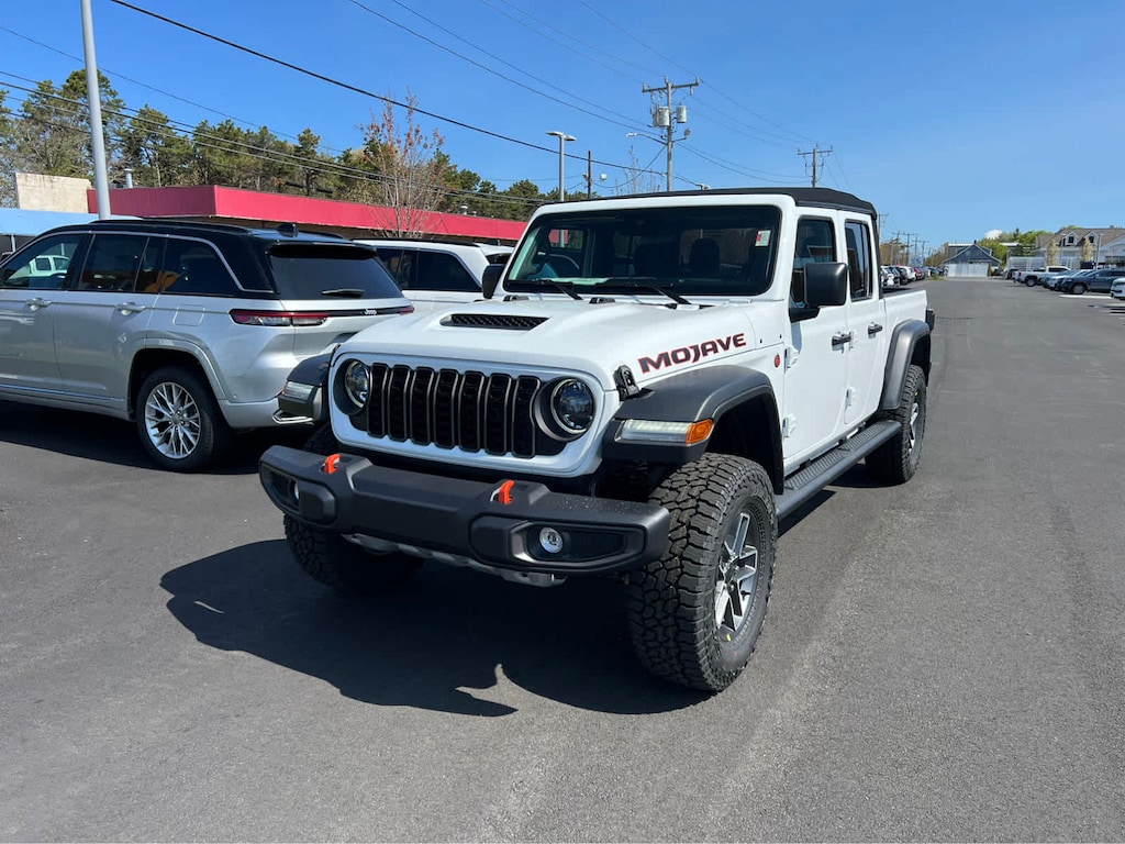 New 2024 Jeep Gladiator MOJAVE 4X4 for Sale Hyannis, MA Premier Cape