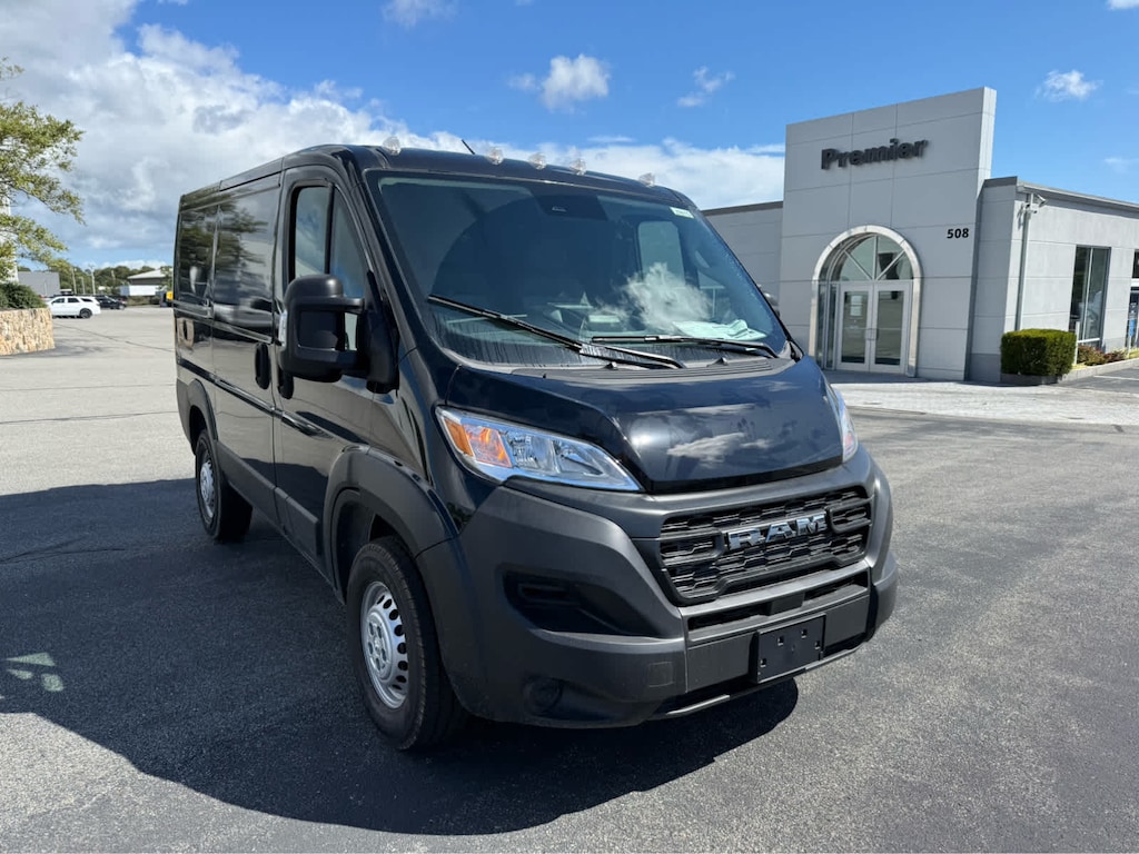 New 2025 Ram ProMaster PROMASTER 1500 TRADESMAN CARGO VAN LOW ROOF 118' W Cargo Van