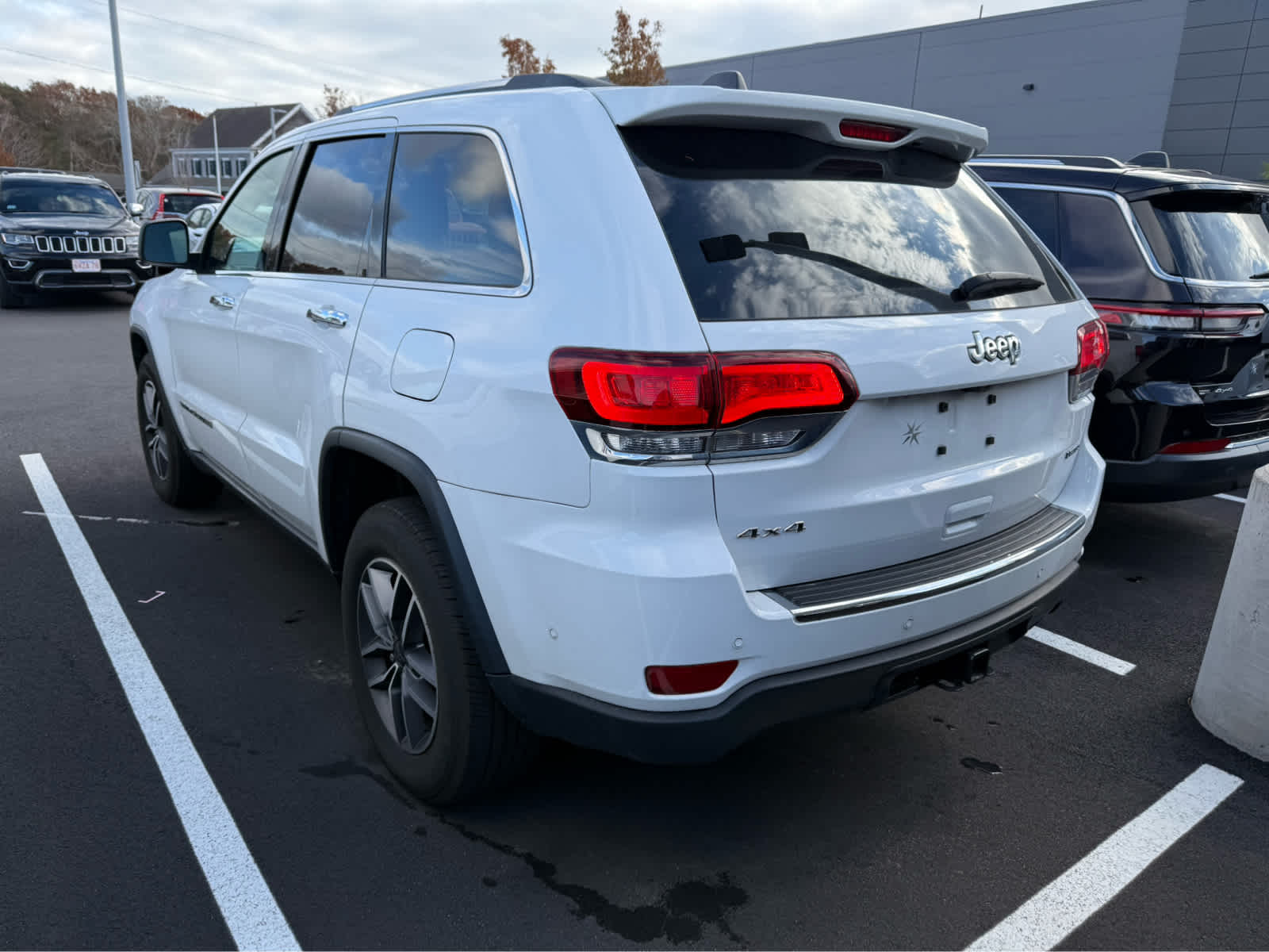 2021 Jeep Grand Cherokee Limited photo 2