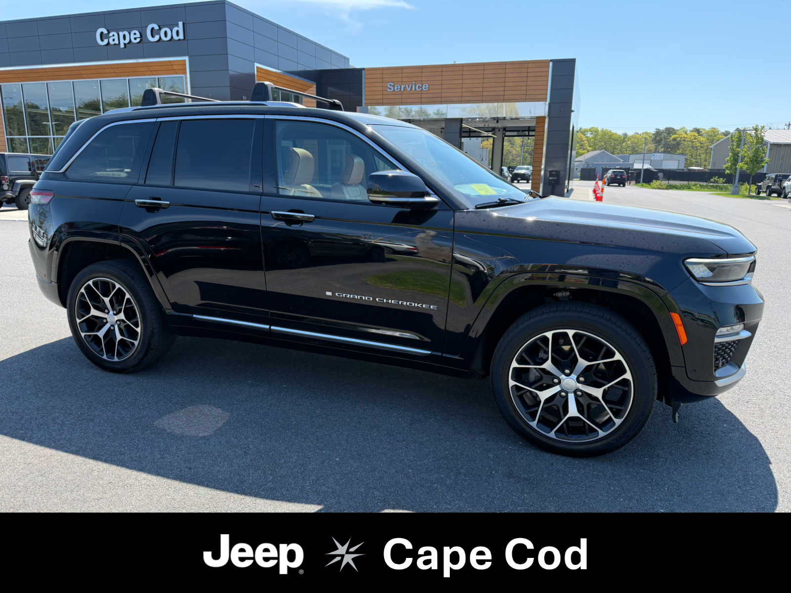 2023 Jeep Grand Cherokee Summit Reserve 4xe 4x4's photo