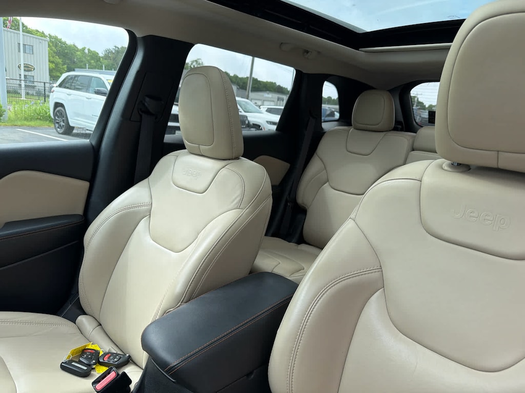 Used 2016 Jeep Cherokee Limited SUV