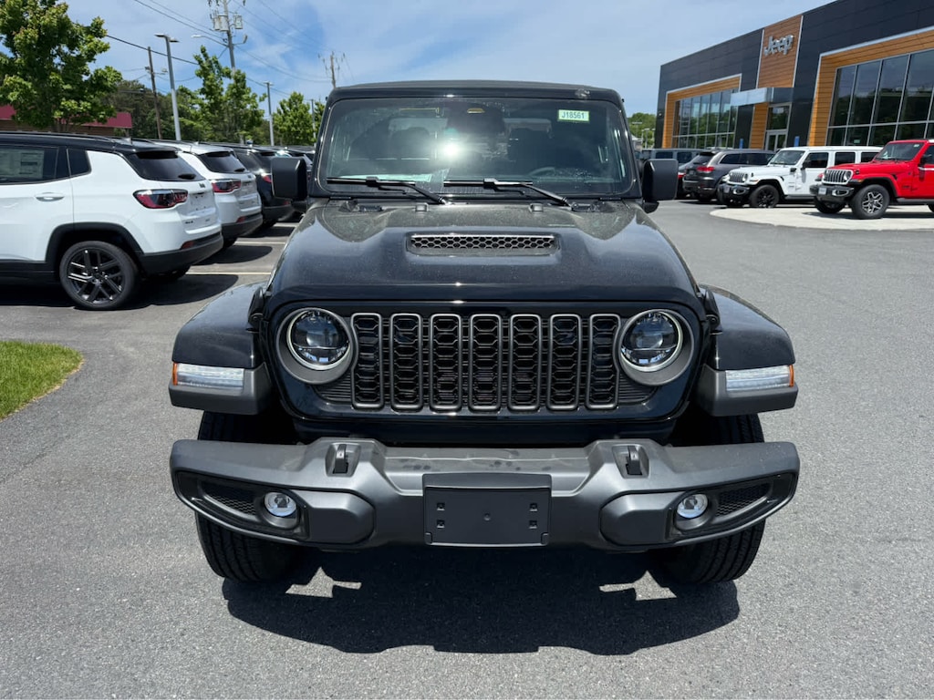 New 2026 Jeep Gladiator SPORT S 4X4 Pickup
