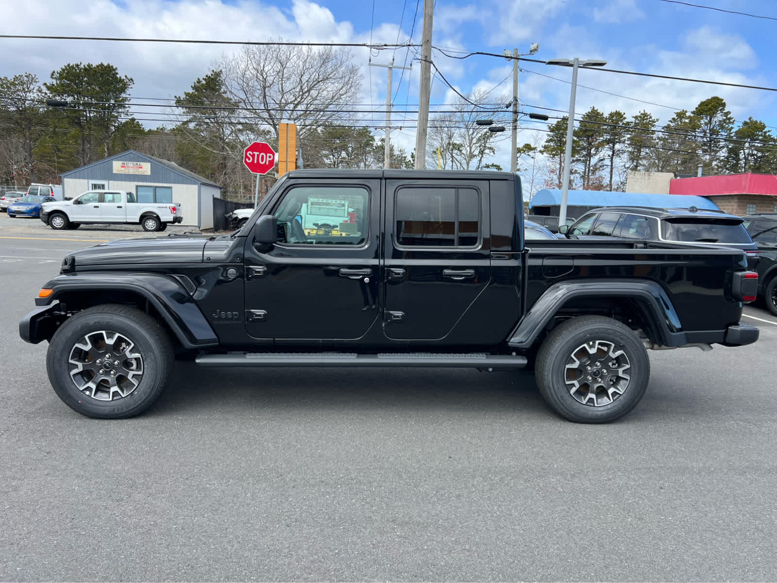 2025 Jeep Gladiator Sport S photo 4