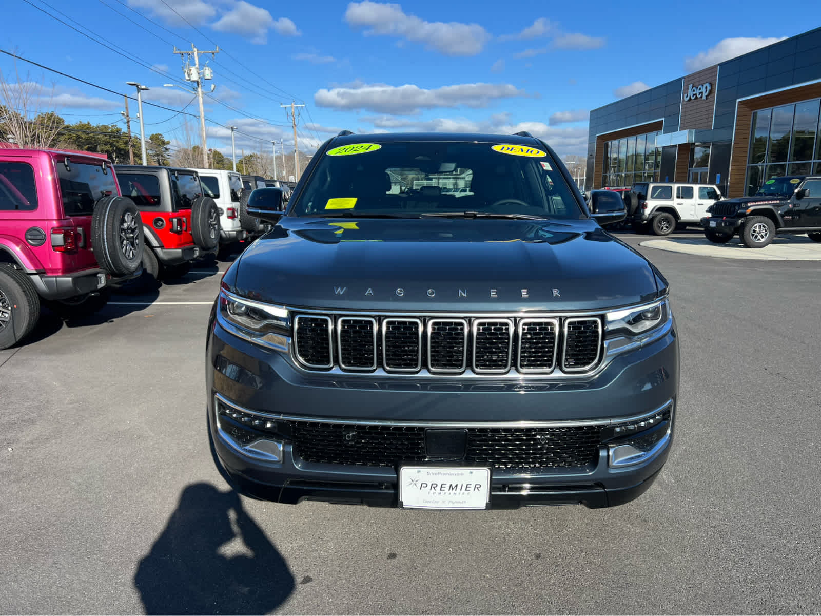 2024 Jeep Wagoneer L photo 2