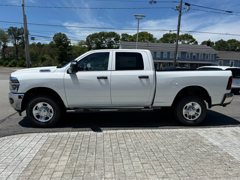 New 2026 Ram 3500 TRADESMAN CREW CAB 4X4 6'4 BOX Pickup