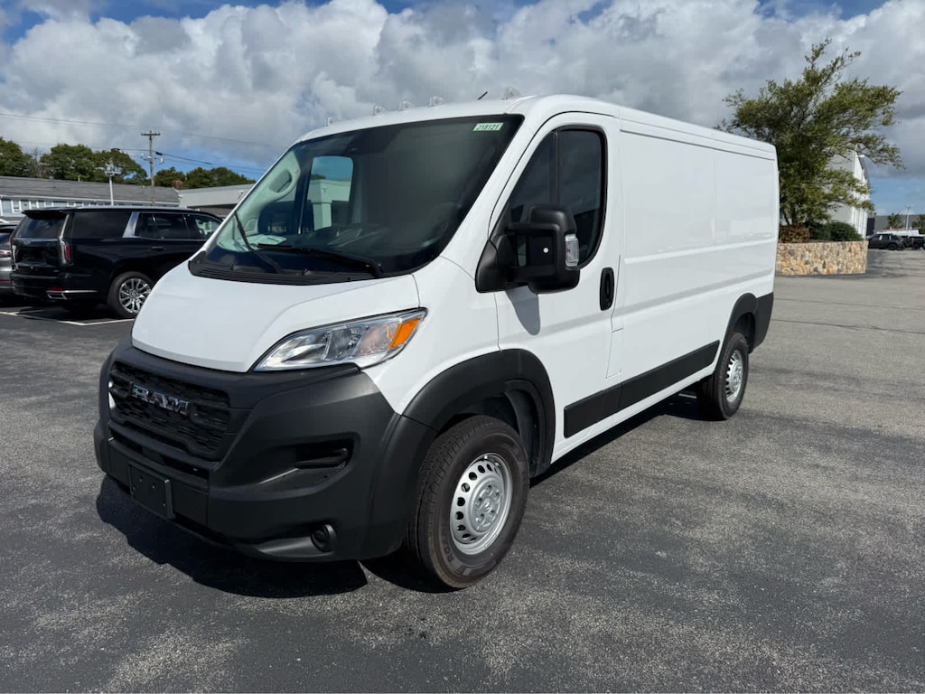 New 2025 Ram ProMaster PROMASTER 1500 TRADESMAN CARGO VAN LOW ROOF 136' W Cargo Van