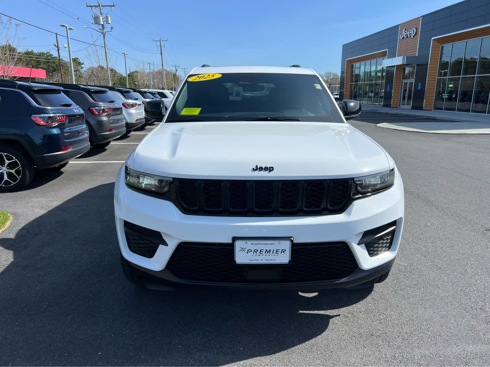 2025 Jeep Grand Cherokee Altitude X photo 2