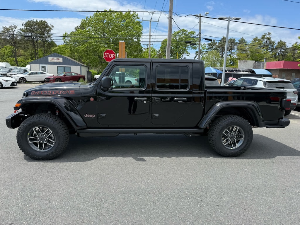 New 2026 Jeep Gladiator MOJAVE X 4X4 Pickup