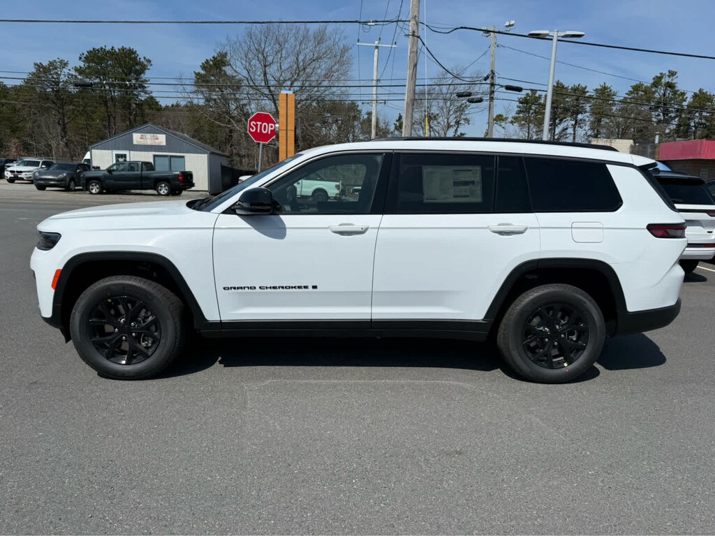 New 2026 Jeep Grand Cherokee L LAREDO ALTITUDE 4X4 Sport Utility