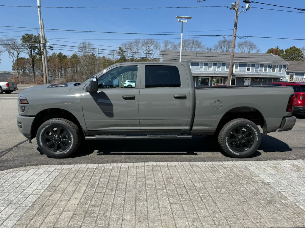 New 2026 Ram 2500 BLACK EXPRESS CREW CAB 4X4 6'4 BOX Pickup