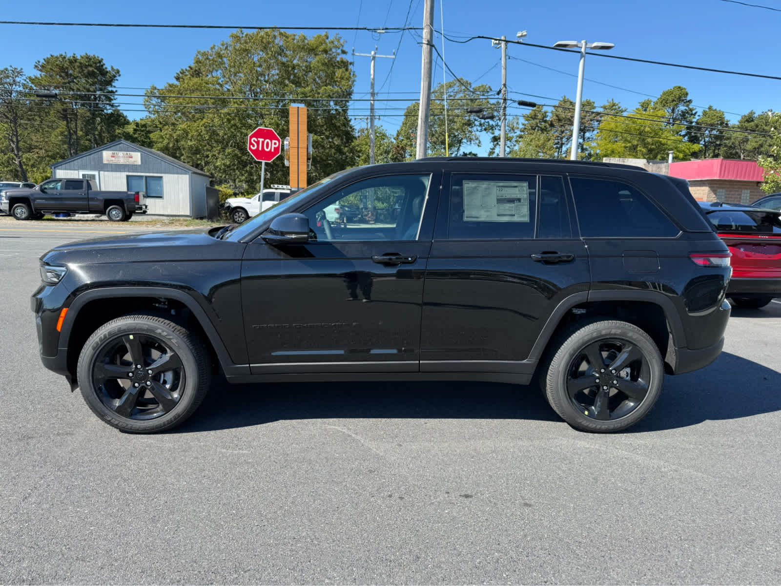2025 Jeep Grand Cherokee Altitude photo 2
