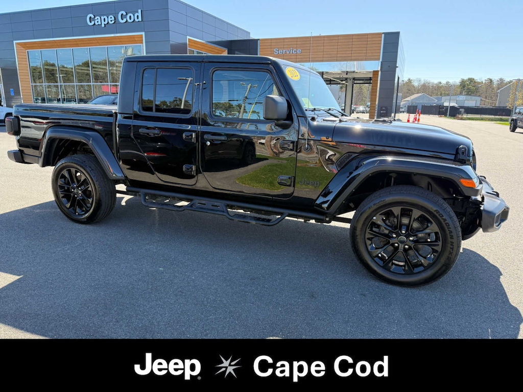 Used 2022 Jeep Gladiator Willys 4x4 Truck Crew Cab