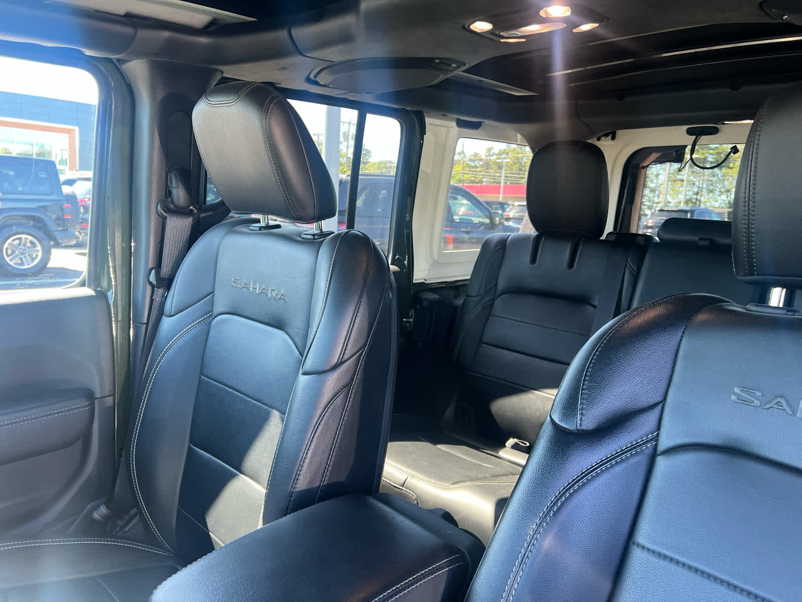 2022 Jeep Wrangler 4xe Unlimited Sahara photo 3