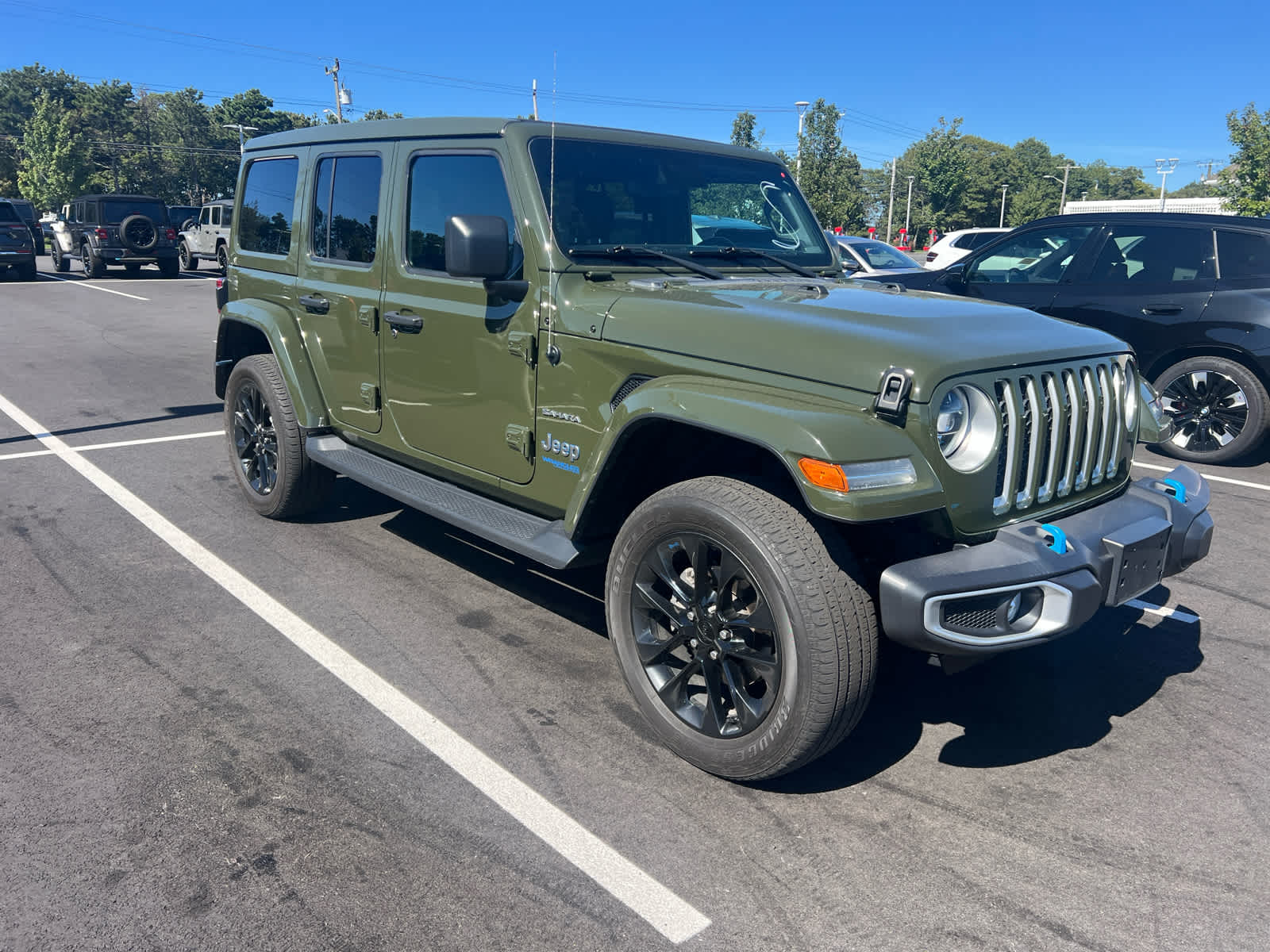 2022 Jeep Wrangler 4xe Unlimited Sahara photo 2