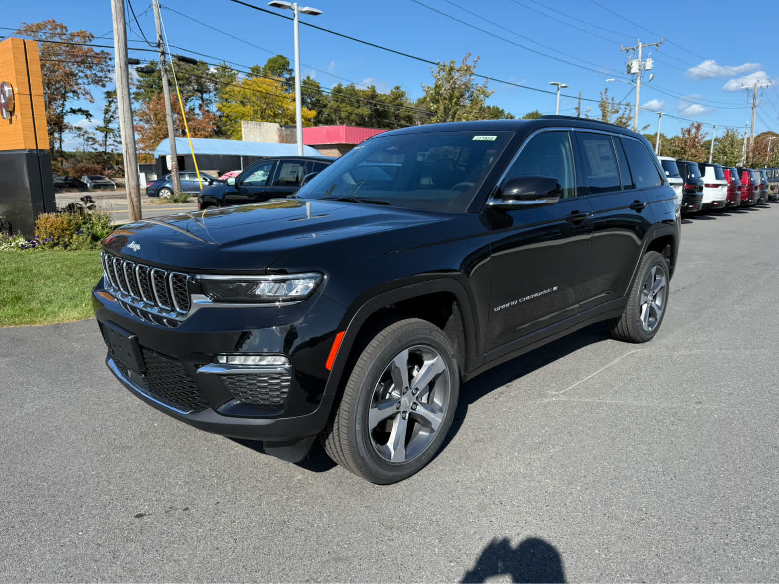 2025 Jeep Grand Cherokee Limited photo 2