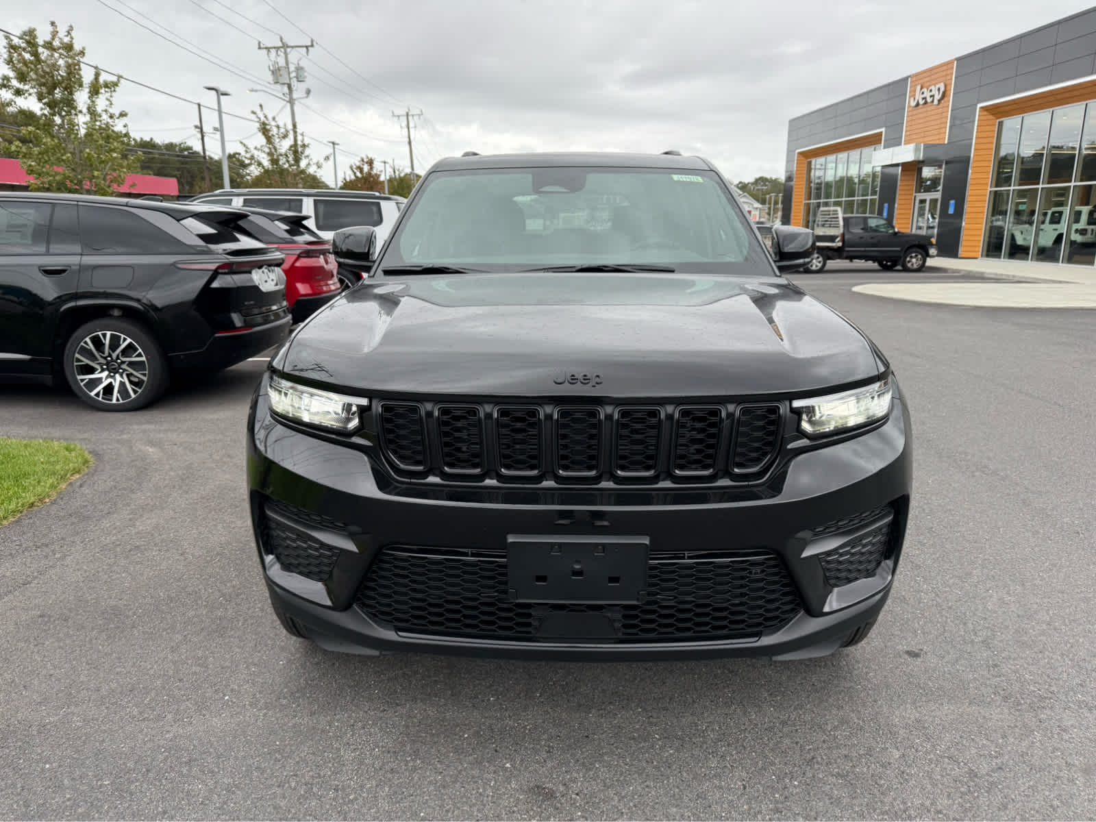 2025 Jeep Grand Cherokee Altitude photo 2
